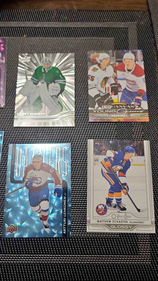 25-26 NHL Upper Deck Young Guns, Dazzlers, Outburst