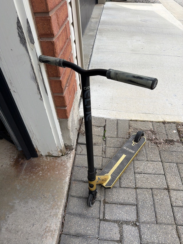 Madd gear Elite Carver Scooter - photo 2
