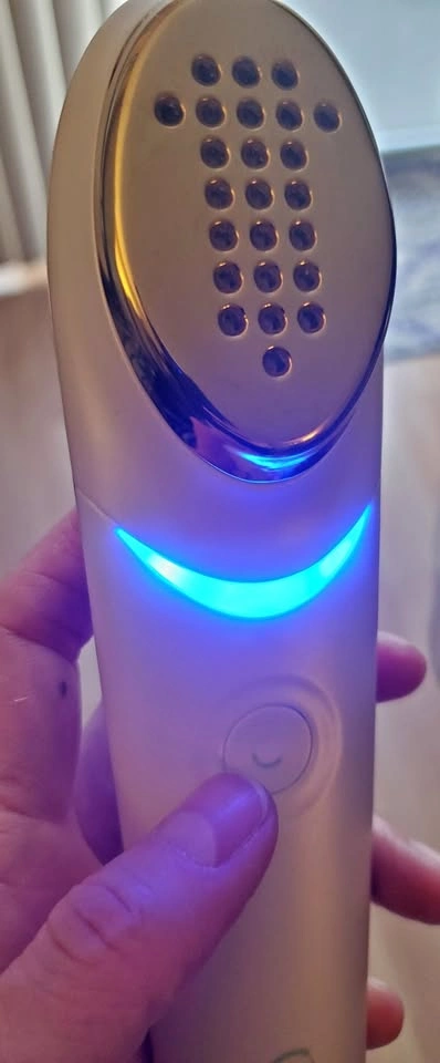 Avologi ENEO Advanced Anti-Aging Red Light Skin Therapy Device