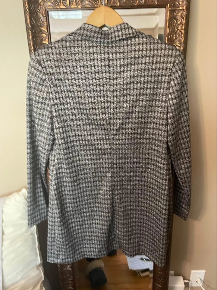 Cute stretch blazer size small - photo 3