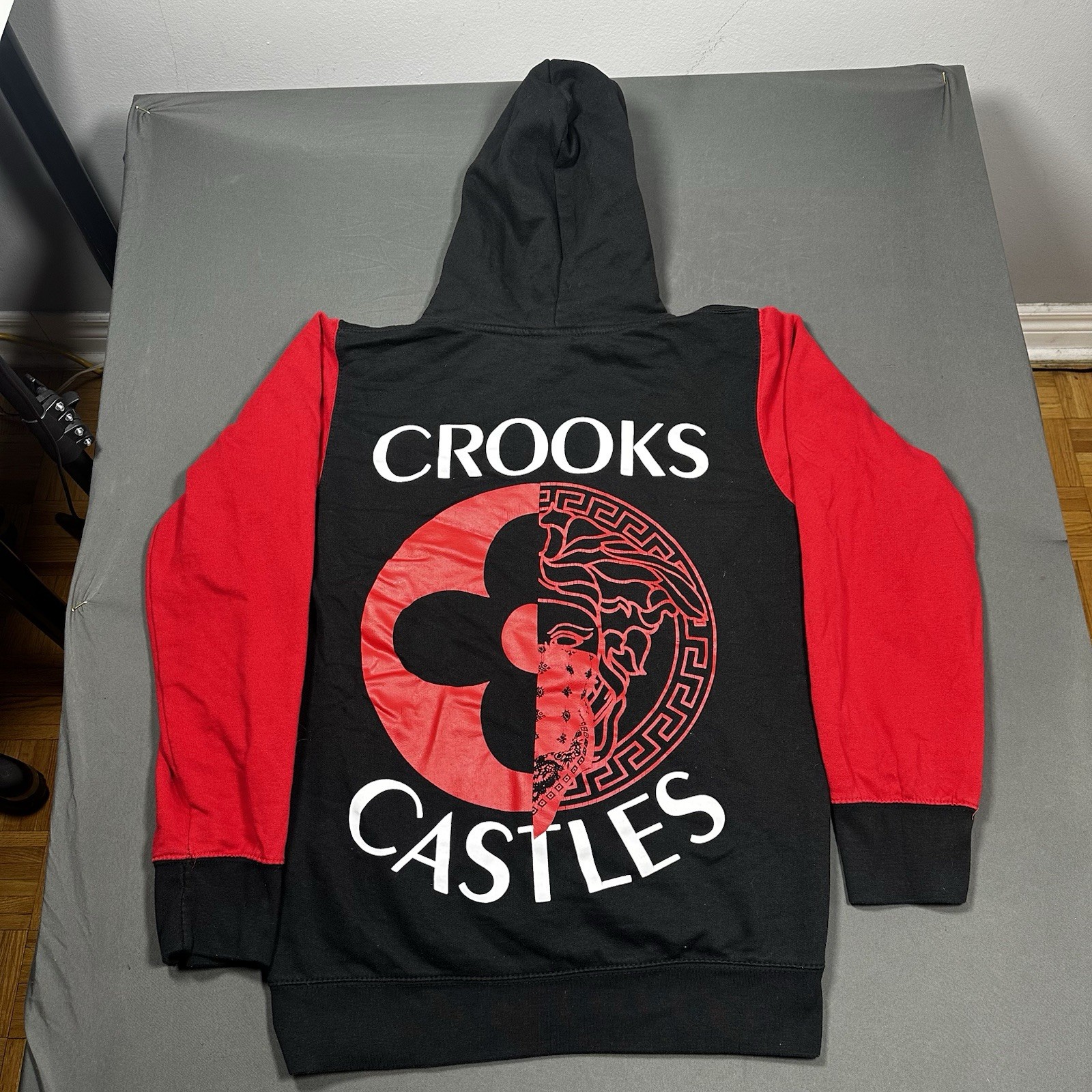 Crooks & Castles black and red pullover hoodie [Size S] - photo 2