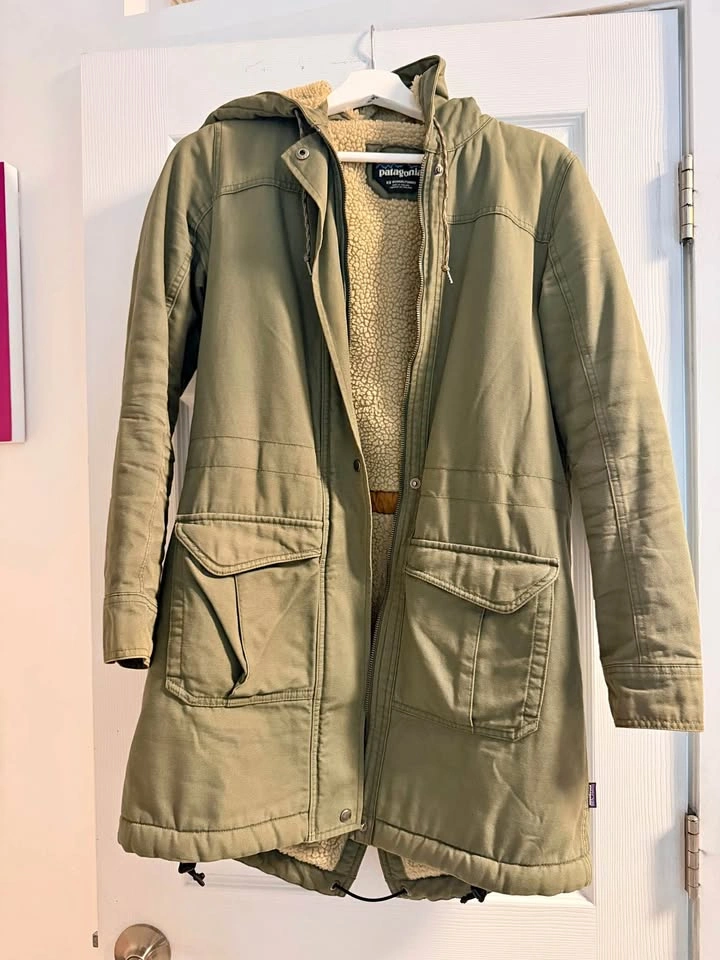 Patagonia xs canvas winter jacket green