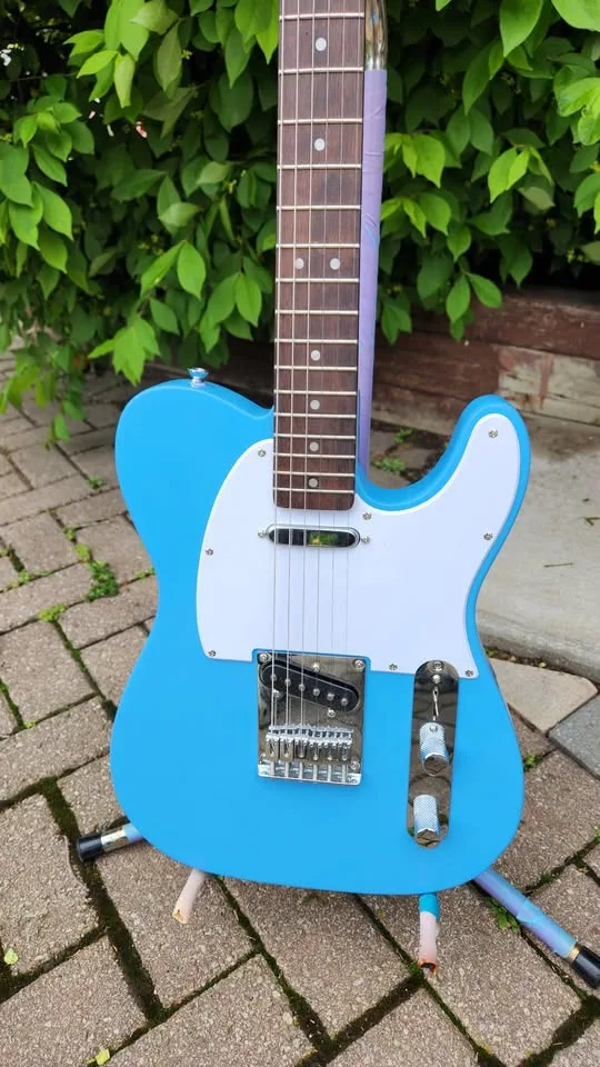 $270 Squier Telecaster - California Blue image indicator(3)