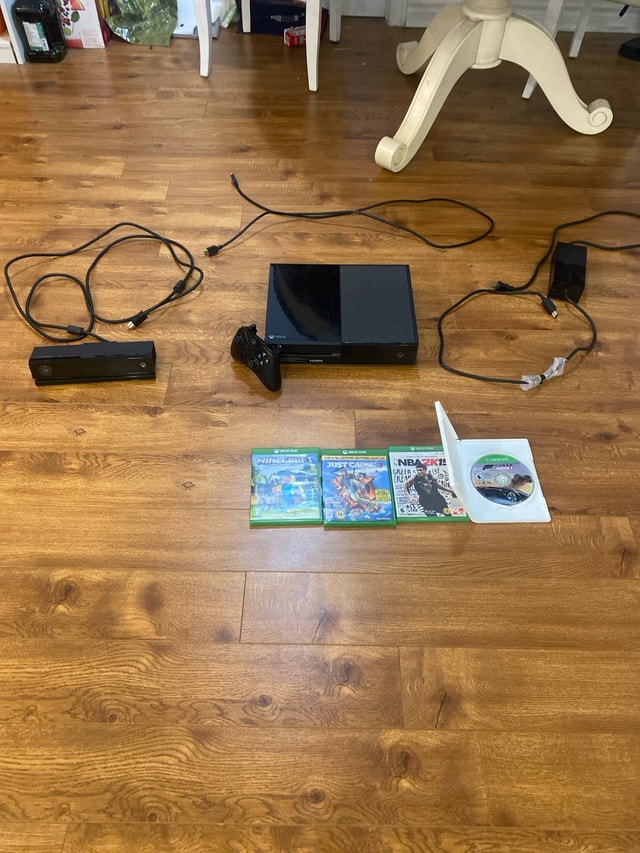 Xbox One with 4 Games and Kinect