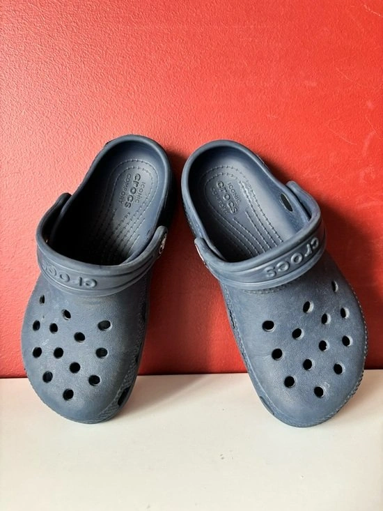 Children's Blue CROCS Size 11 - photo 2
