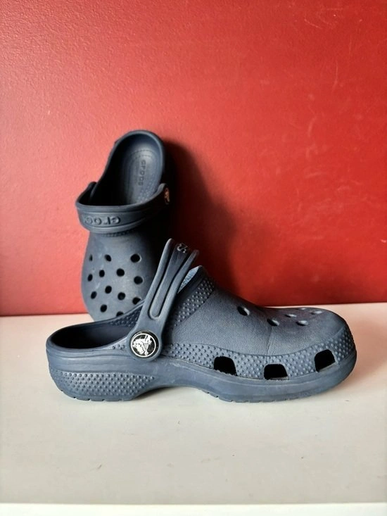 Children's Blue CROCS Size 11 - photo 3