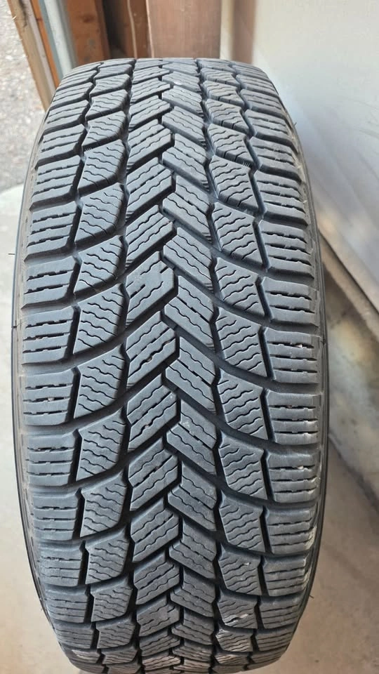 205/65/16 Michelin Winter Tires w/ Steel Rims - photo 4