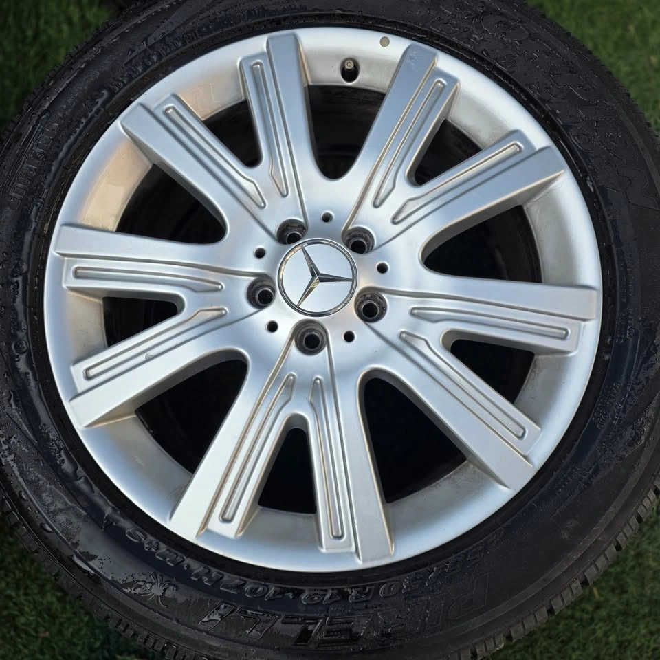 255/50/19 Pirelli Tires with Mercedes Benz OEM Alloy Rims 5x112 - photo 2
