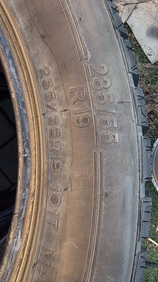 235/55 R19 UNIROYAL TIGER PAW Winter Tires - 90% Tread - photo 2