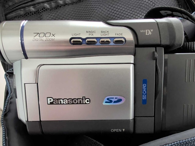 Panasonic PV-DV203D Camcorder