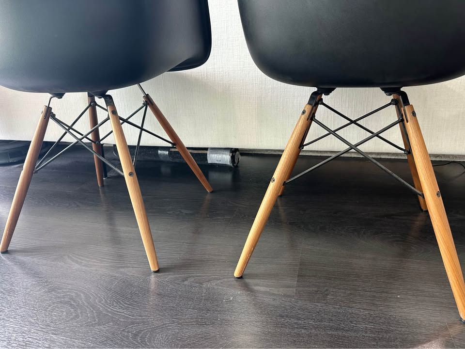 Herman Miller Eames Molded Plastic Armchair - photo 5