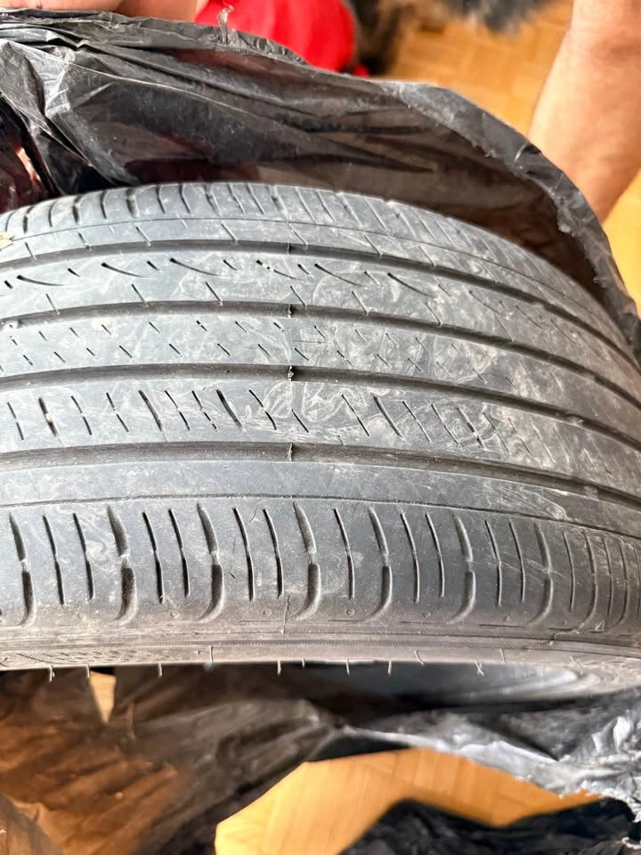 Kia Wheel and Kumho Majesty Solus Tire 225/45 R17 - photo 4