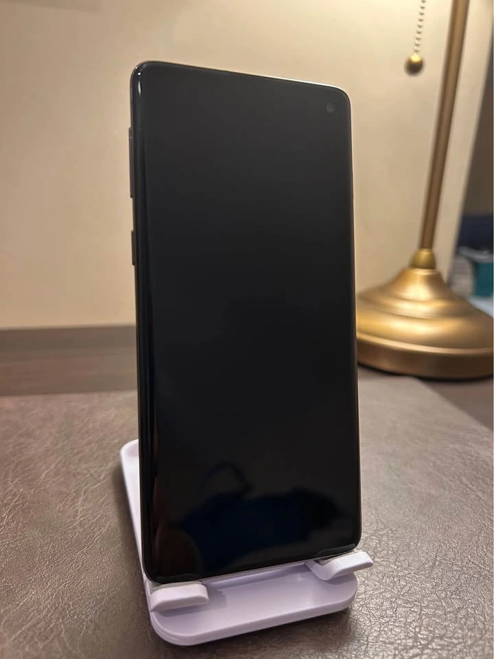 SAMSUNG S10 128 GB EXCELLENT LIKE NEW - photo 2