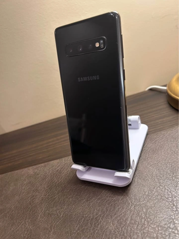 SAMSUNG S10 128 GB EXCELLENT LIKE NEW - photo 4