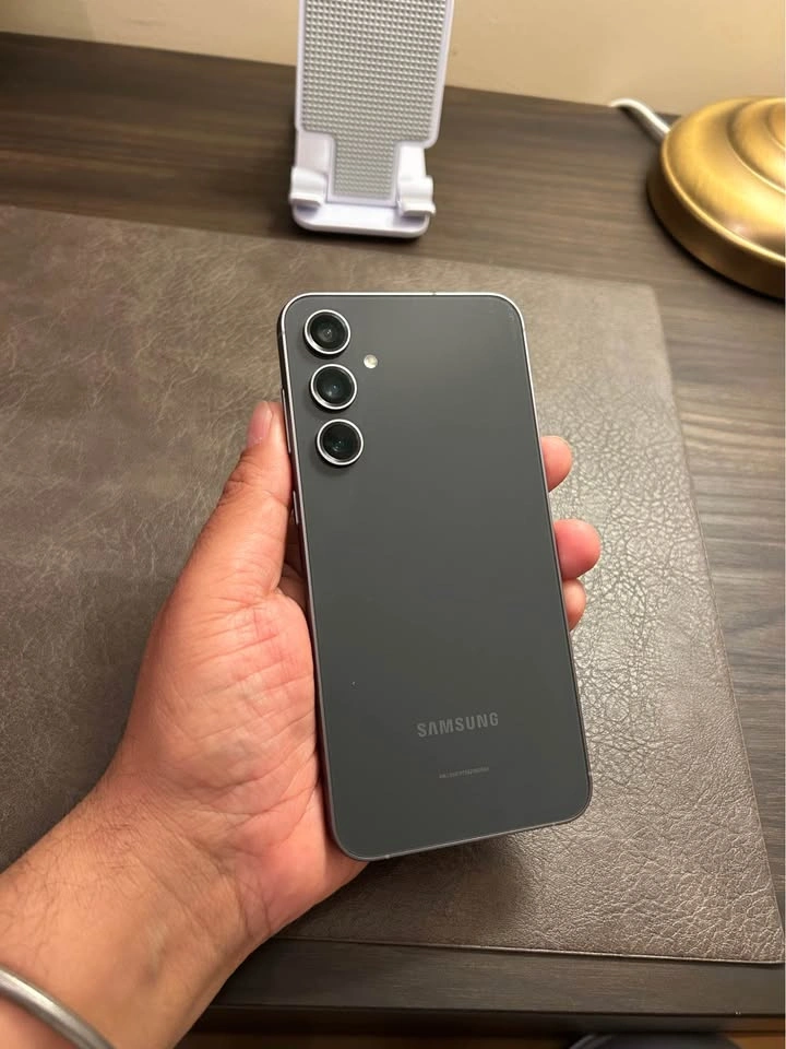 SAMSUNG S23 FE 128 GB GREAT CONDITION - photo 5