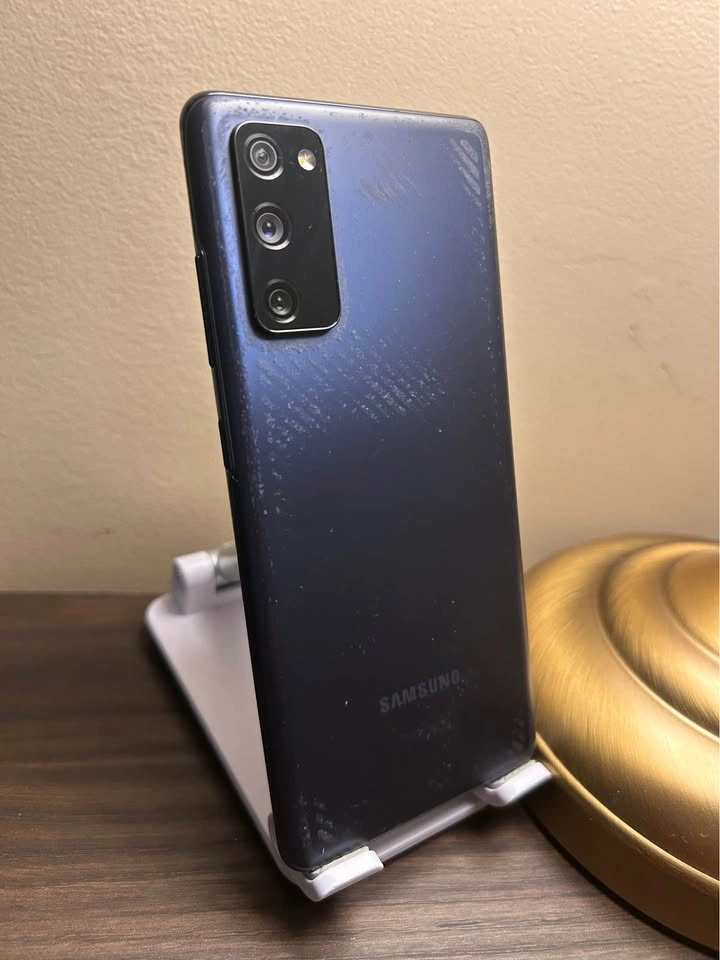 SAMSUNG S20 FE 128 GB NICE CONDITION. - photo 4