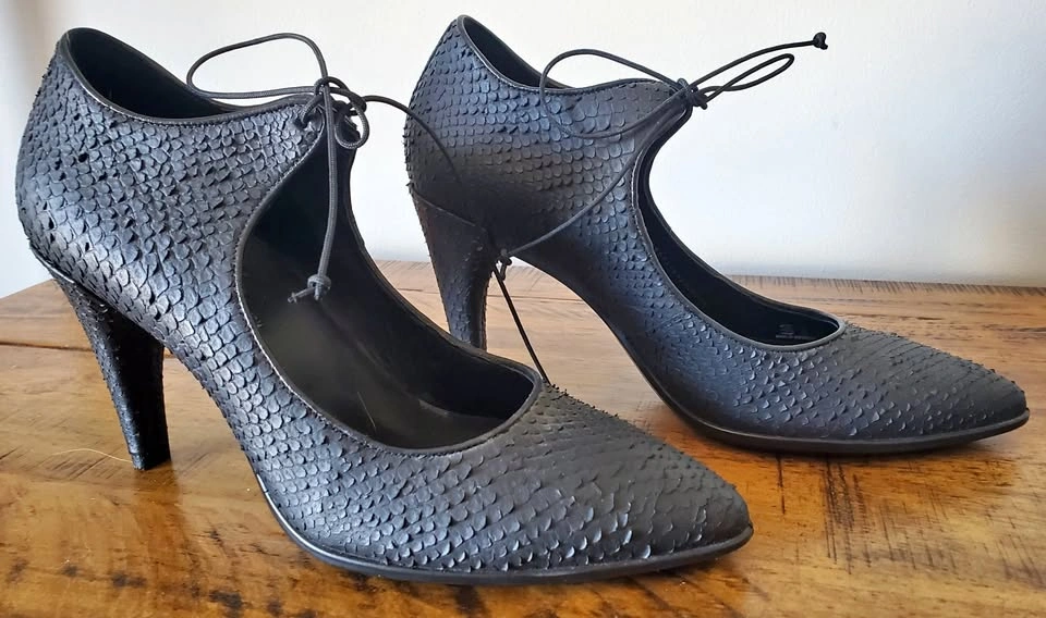 Women Designer Shoes - ECCO Black High Heels - Size 7
