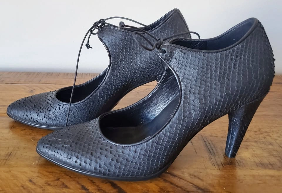 Women Designer Shoes - ECCO Black High Heels - Size 7 - photo 3