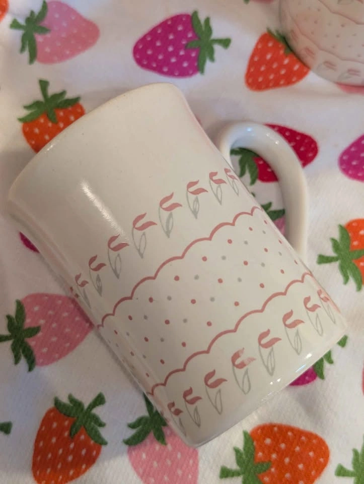 Vintage Alco coffee mugs pink and cream tulips and polka dots (3