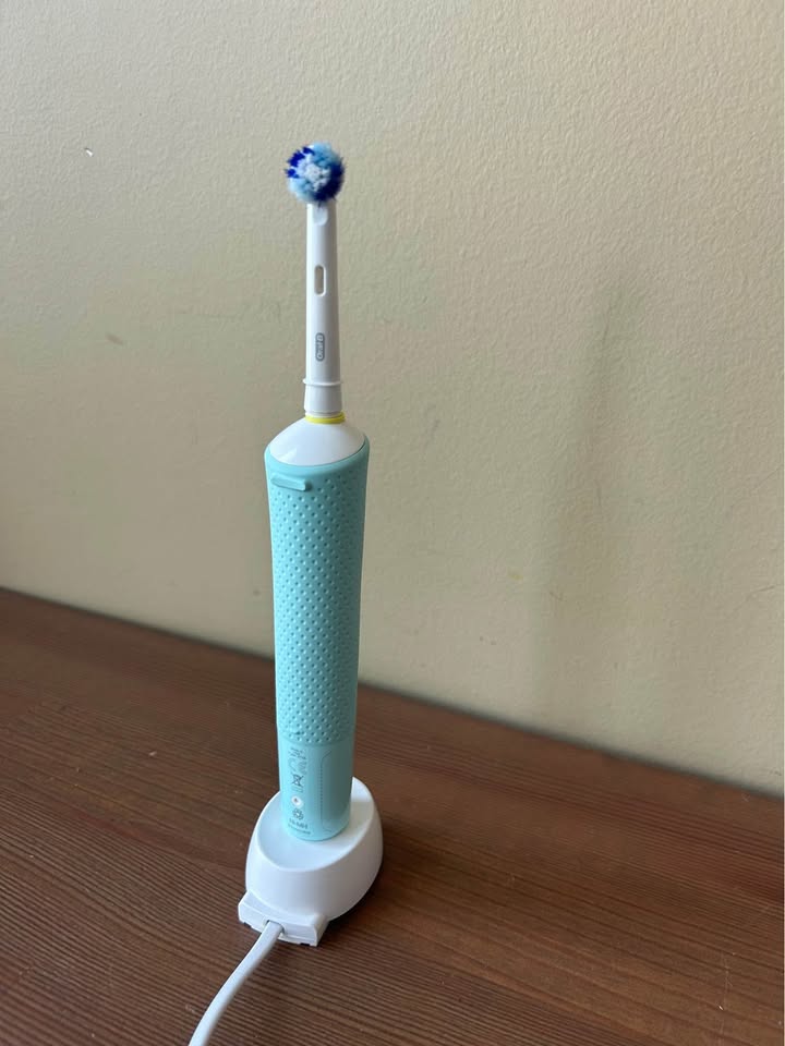 Price firm - Oral-B Vitality Pro - electric toothbrush, blue - photo 2
