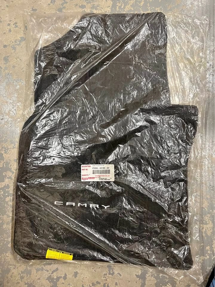 OEM Toyota Camry Carpet Floor Mats - Black - Like New