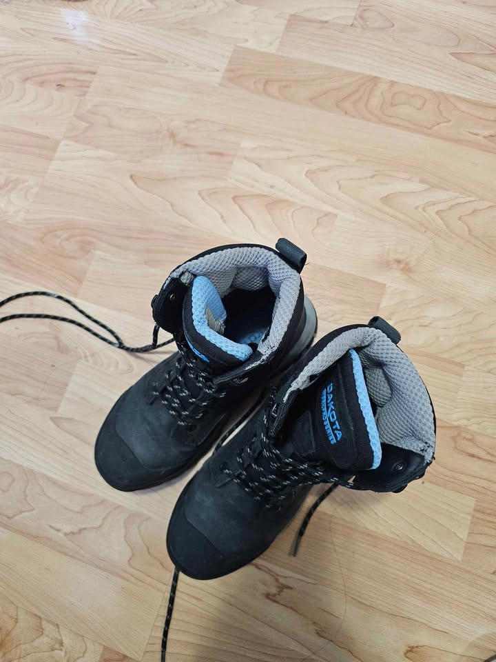 Dakota Work Boots - Size 7.5 - photo 2