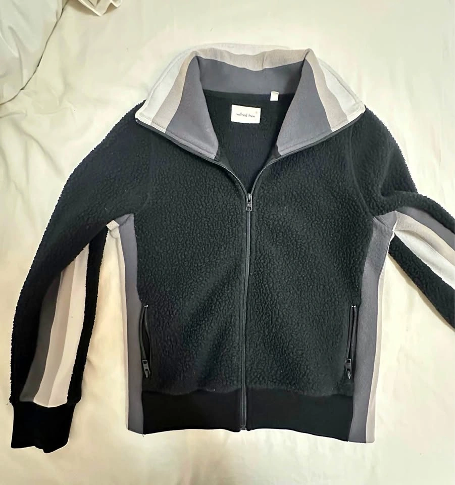 Wilfrid Free Black Fleece Sweater | Medium