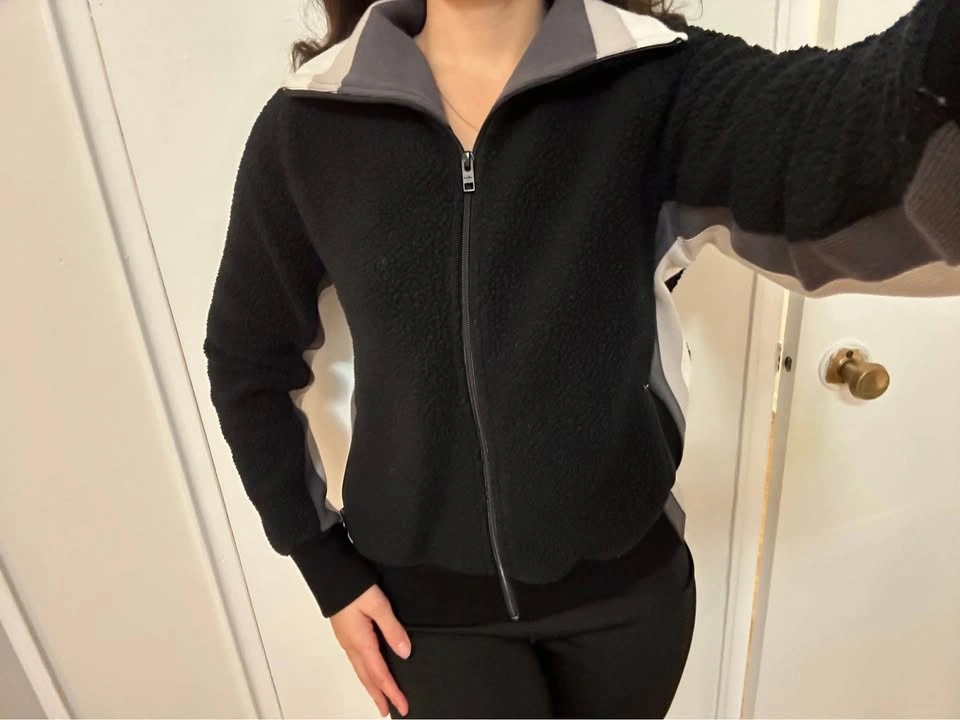 Wilfrid Free Black Fleece Sweater | Medium - photo 2
