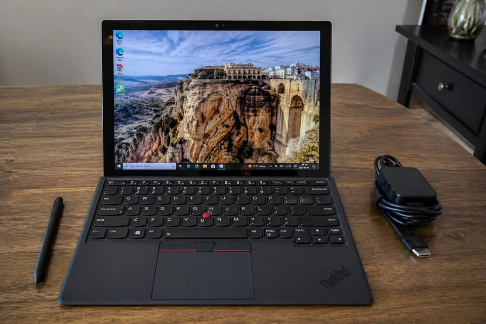 Lenovo ThinkPad X12 Detachable Gen 1 (i7/16GB) 256GB SSD - photo 2