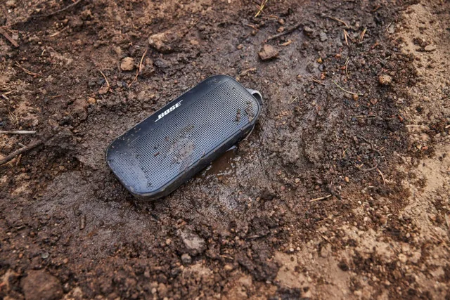 BRAND NEW Bose SoundLink Flex Wireless Speaker image indicator(5)