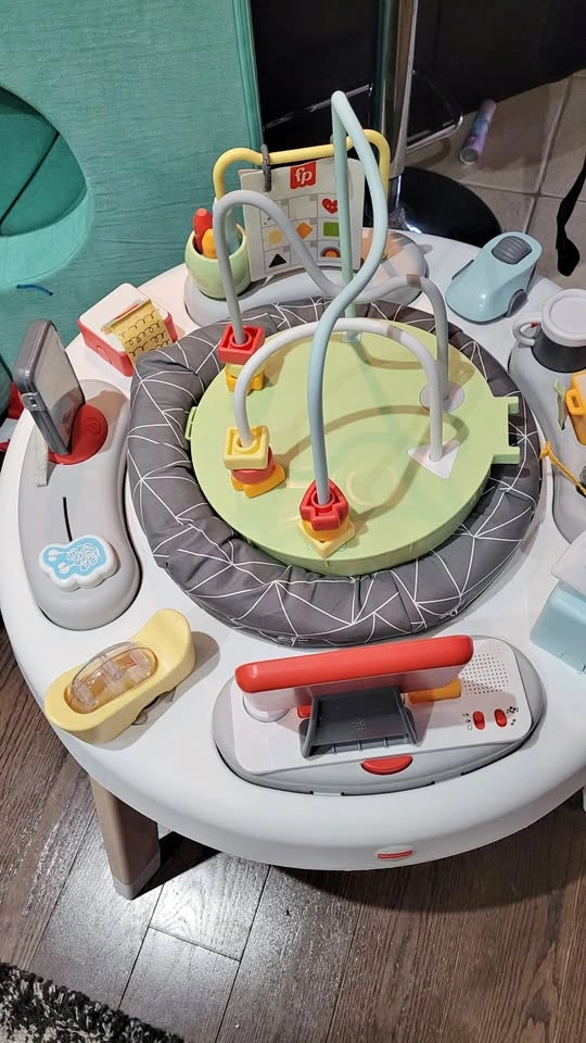 Fisher-Price 2-in-1 Like a Boss Activity Center