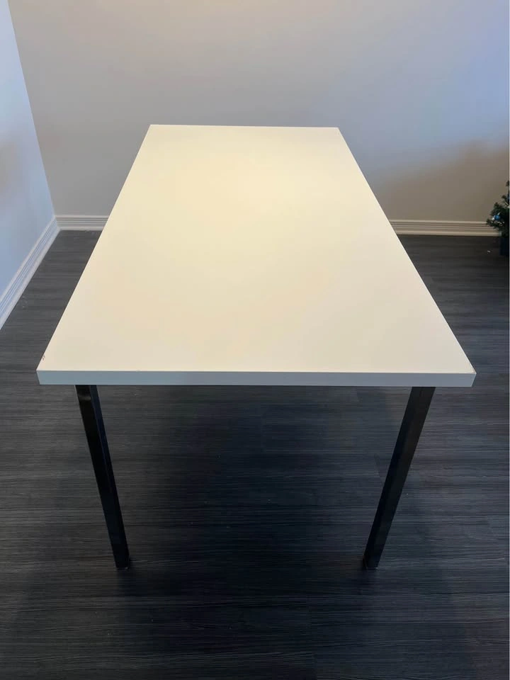 Ikea table and 5 folding chairs - photo 3
