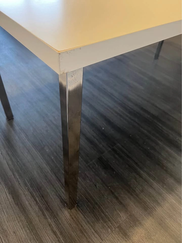 Ikea table and 5 folding chairs - photo 4