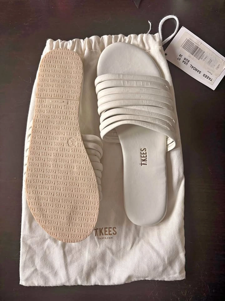 White TKEES Caro Sandals - never worn - size 6