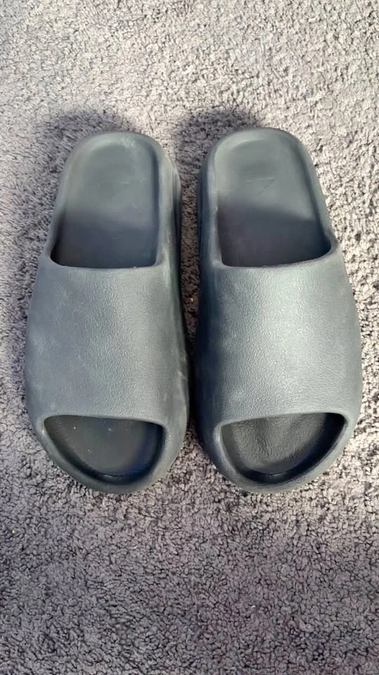 adidas Yeezy Slides Onyx