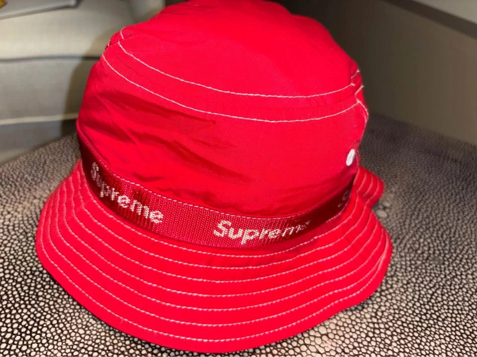 Supreme Red Bucket Hat (Medium) – Brand New - photo 2