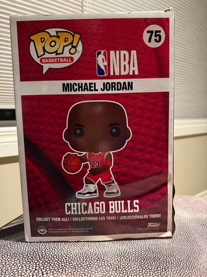 Funko POP! Michael Jordan (Super Sized) – NBA Collectible - photo 3