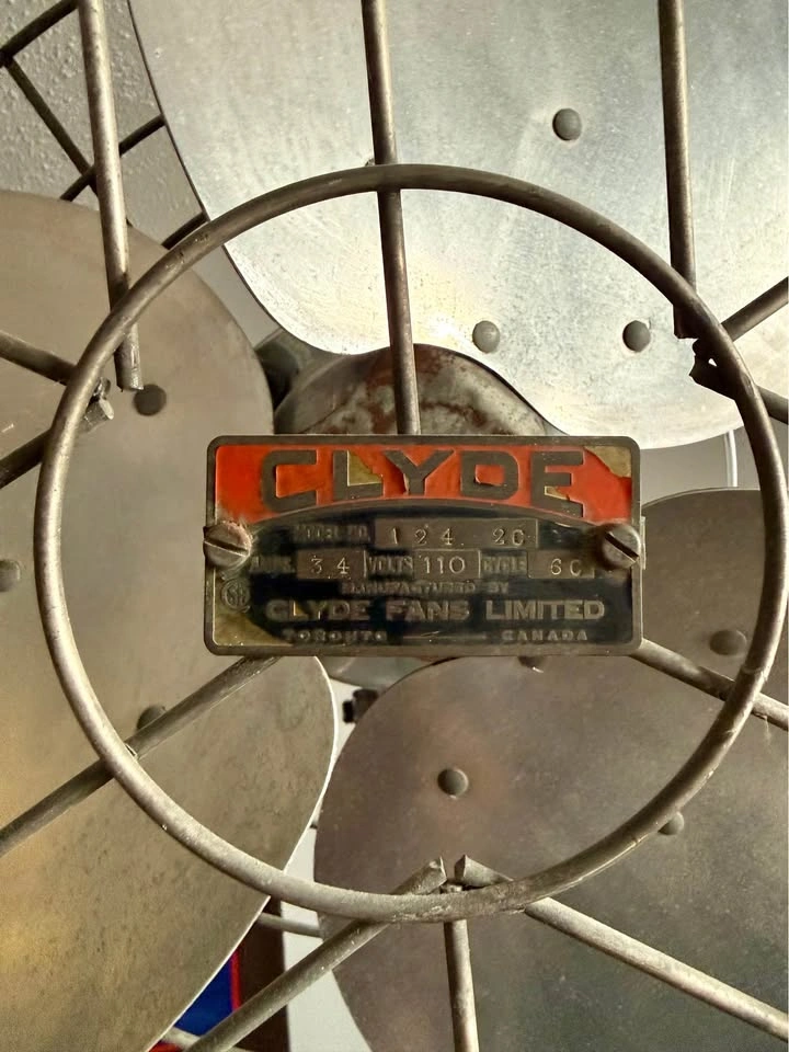 Clyde Telescoping Hurricane Fan - photo 2