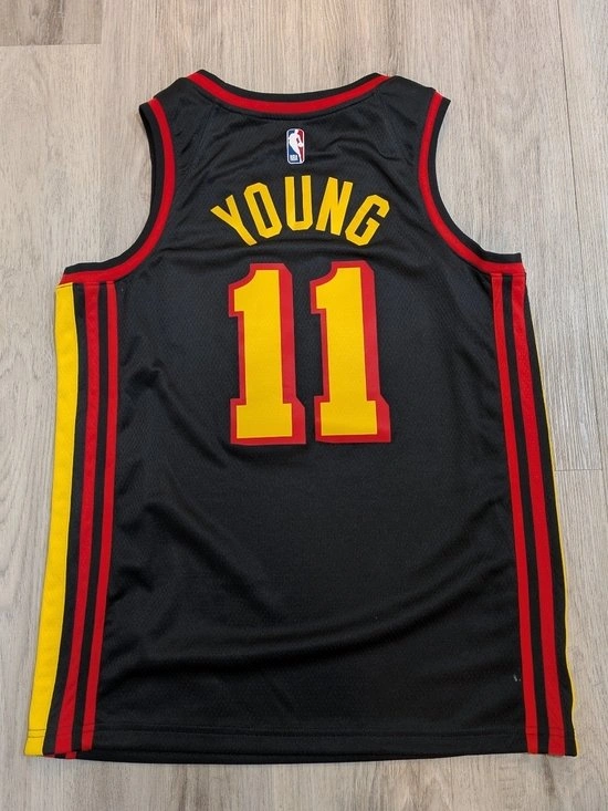 Nike Trae Young Atlanta Hawks Jersey - Size Large - photo 2