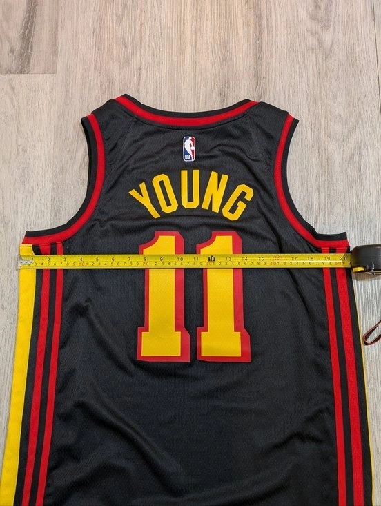 Nike Trae Young Atlanta Hawks Jersey - Size Large - photo 5