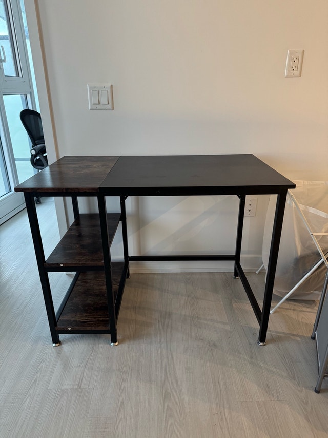 Computer desk
