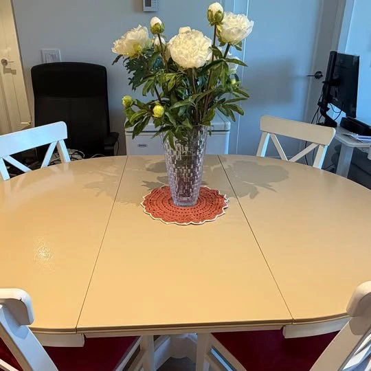 IKEA Expandable Dining Set – Table + 4 Chairs + Pads ✨ $400 CAD - photo 4
