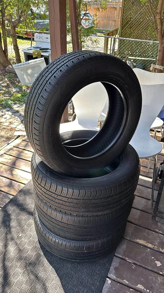 Set of 4 All Season Tires 205/60R16