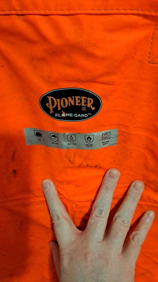Pioneer FR Coveralls size Medium - photo 2