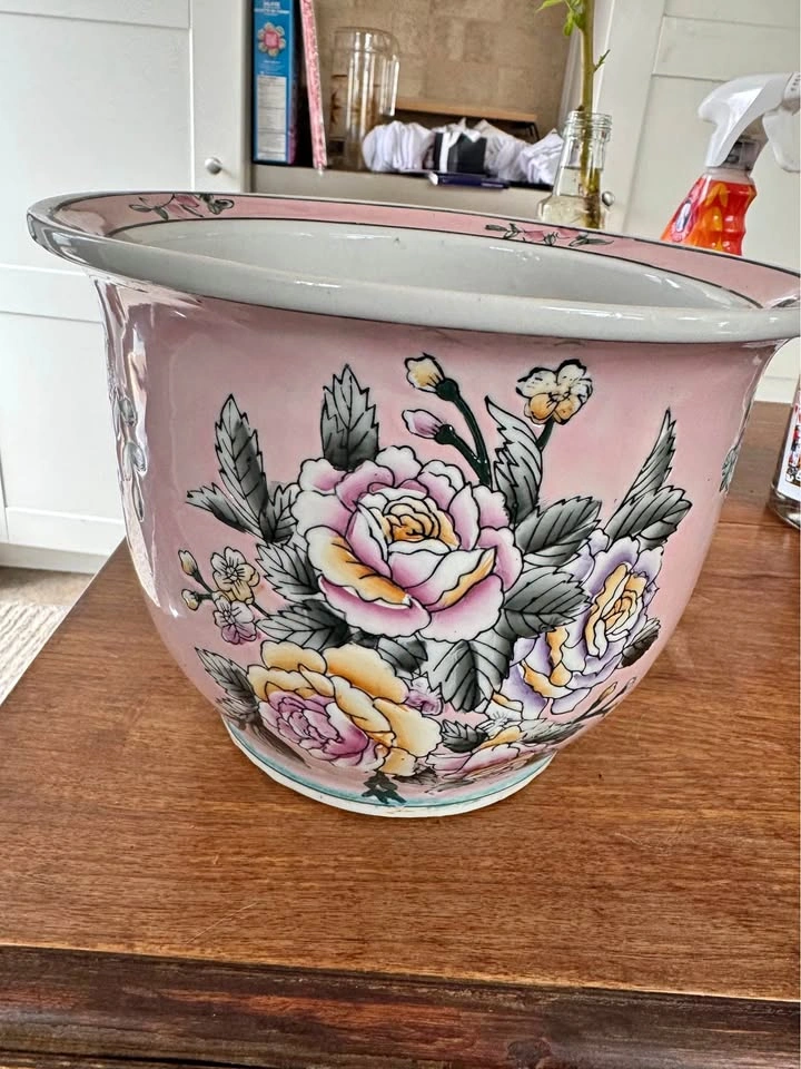 BEAUTIFUL HAND PAINTED VINTAGE Chinese Planter