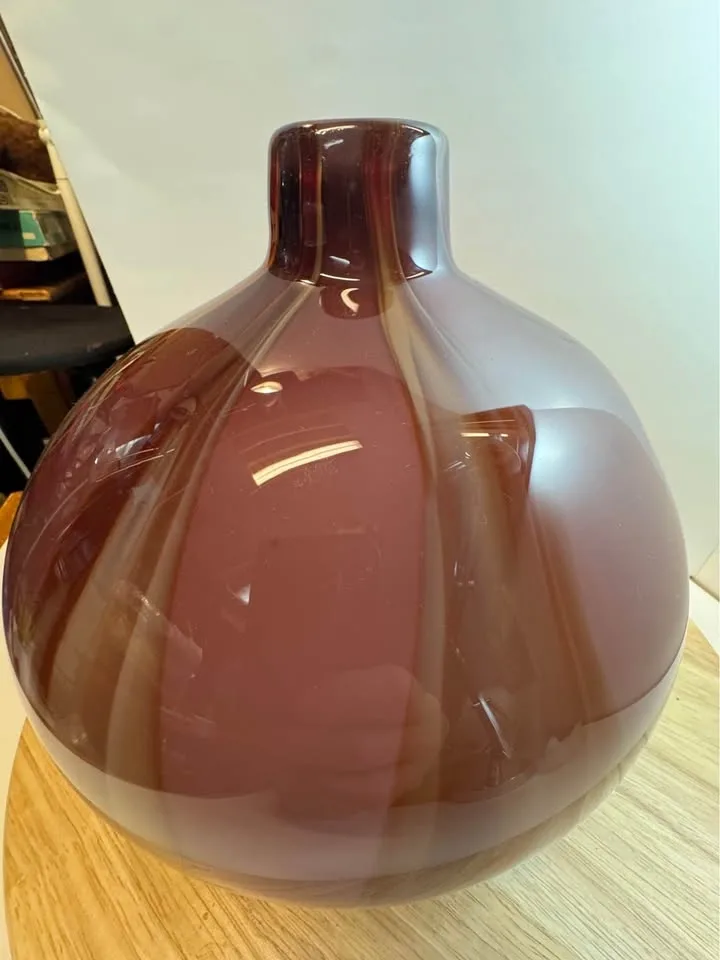 Beautiful Round Glass Vase - photo 2