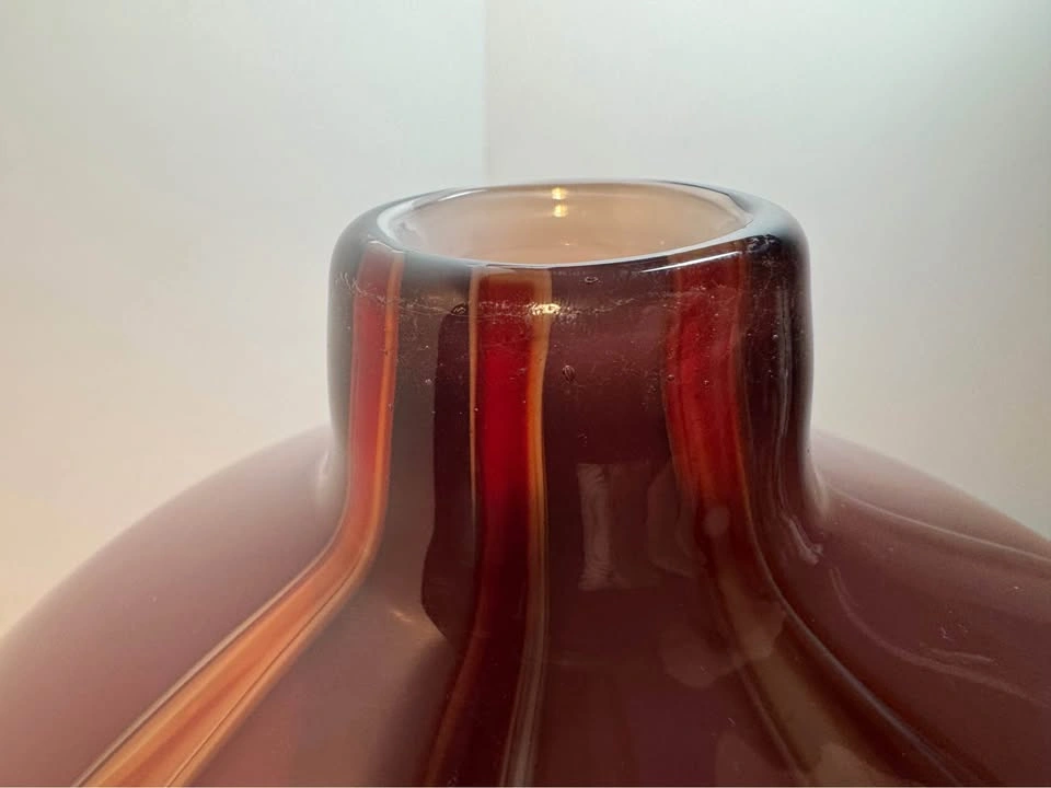 Beautiful Round Glass Vase - photo 4