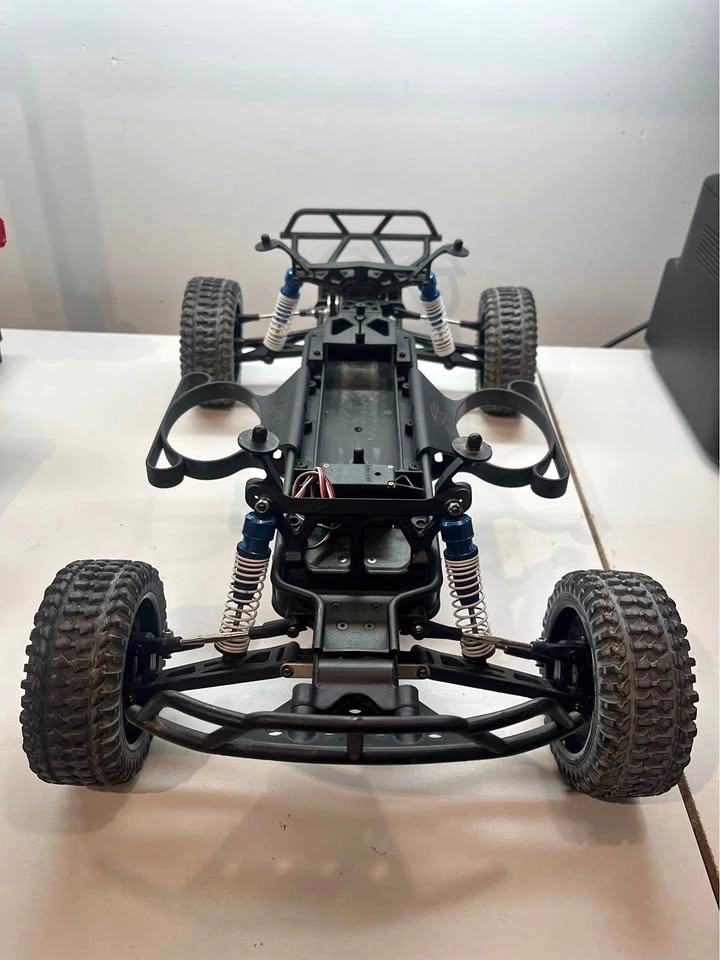 Losi Short Course Truck (roller)