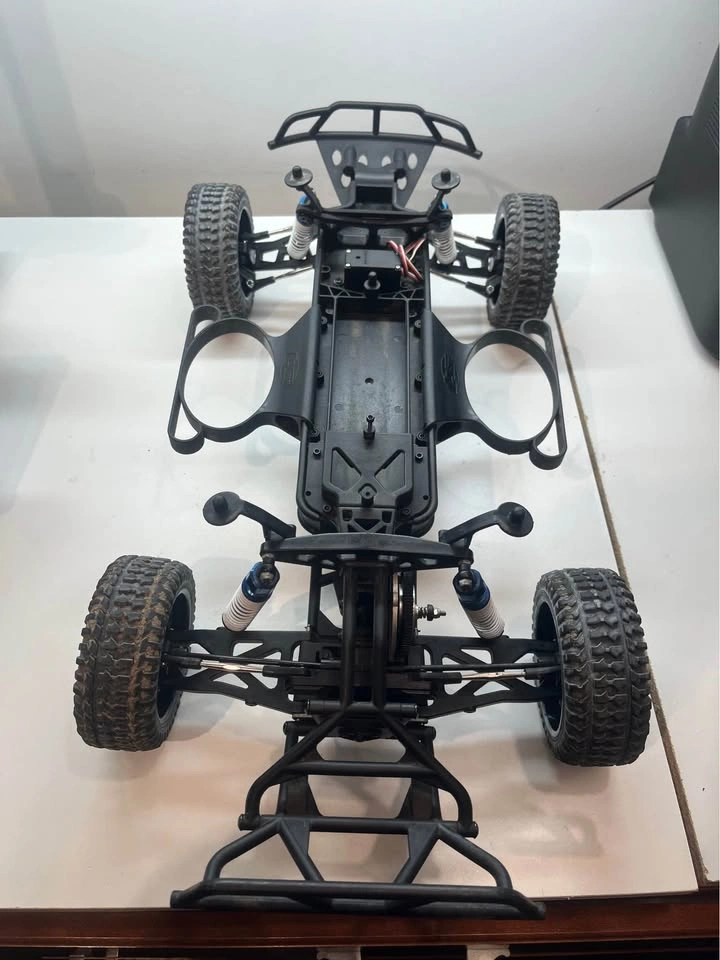 Losi Short Course Truck (roller) - photo 2