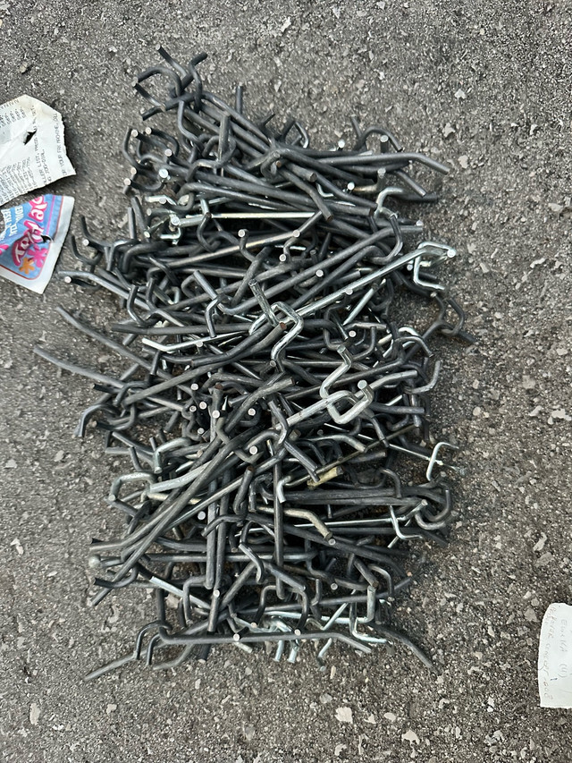 Pegboard Hooks 400 to 500 pieces different size - photo 2